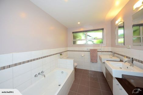 Photo of property in 45 Crofton Road, Harewood, Christchurch, 8051