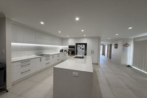 Photo of property in 35 Riverglade Parkway, Te Atatu South, Auckland, 0610