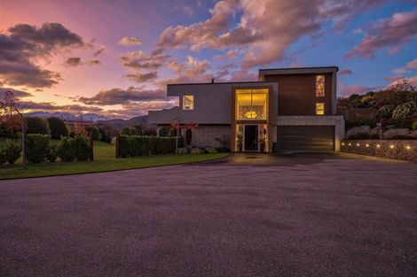 Photo of property in 27 Ridgecrest, Wanaka, 9305