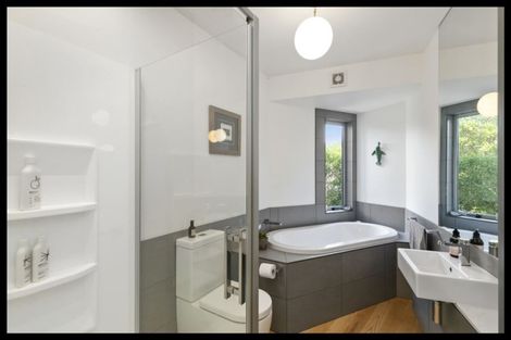 Photo of property in 50 Homebush Road, Khandallah, Wellington, 6035