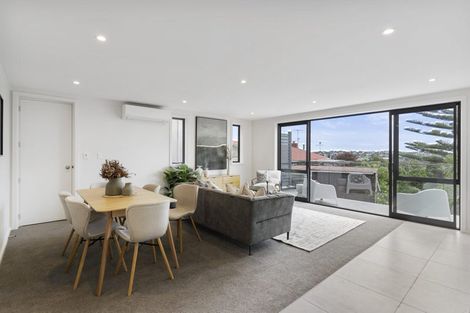 Photo of property in 108a Coronation Road, Hillcrest, Auckland, 0627