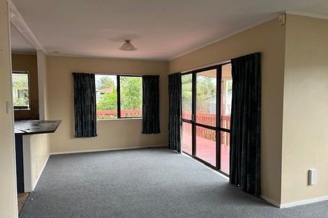 Photo of property in 32 Hassan Drive, Massey, Auckland, 0614