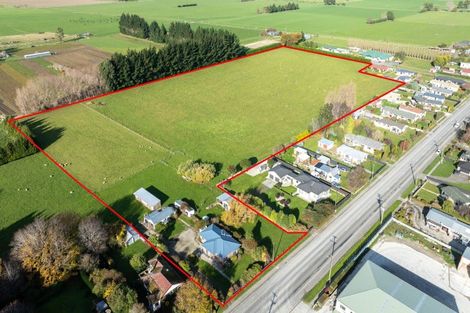 Photo of property in 93 Seaward Road, Edendale, 9825