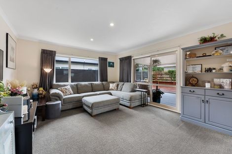 Photo of property in 23 Bowen Street, Woodville, 4920