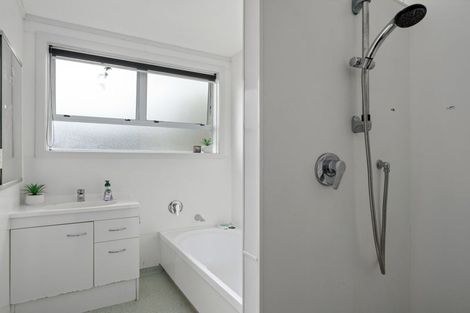 Photo of property in 1 Lyndhurst Street, Awapuni, Gisborne, 4010