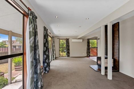 Photo of property in 60 Solomon Avenue, Redwood, Christchurch, 8051