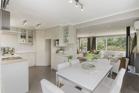 Photo of property in 71 Hendry Avenue, Hillsborough, Auckland, 1042