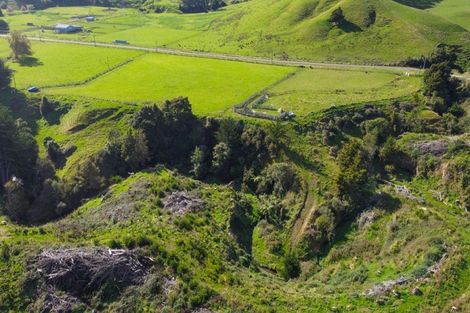 Photo of property in 496 Pukeatua Road, Dannevirke, 4975