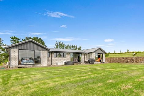 Photo of property in 4 Matahehe Lane, Tinopai, Matakohe, 0593