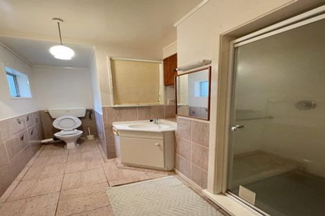 Photo of property in 16 Cypress Place, Sunnynook, Auckland, 0620