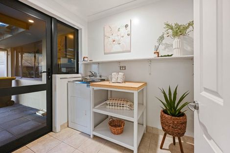 Photo of property in 2 Stonebridge Road, Temple View, Hamilton, 3289