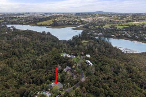 Photo of property in 19 Te Araroa Drive, Paremoremo, Auckland, 0632