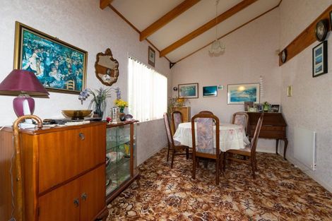 Photo of property in 18 Auckland Road, Greenmeadows, Napier, 4112