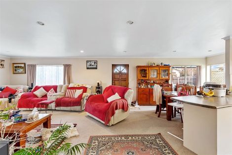 Photo of property in 51 Broadfield Street, Massey, Auckland, 0614