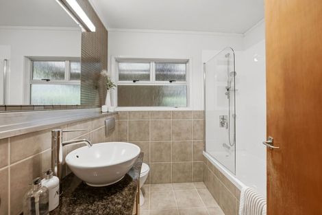 Photo of property in 15 Sartors Avenue, Northcross, Auckland, 0630