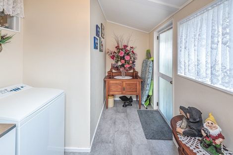 Photo of property in 27 Miro Street, Castlecliff, Whanganui, 4501