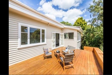 Photo of property in 19 Cecil Road, Tawa, Wellington, 5028