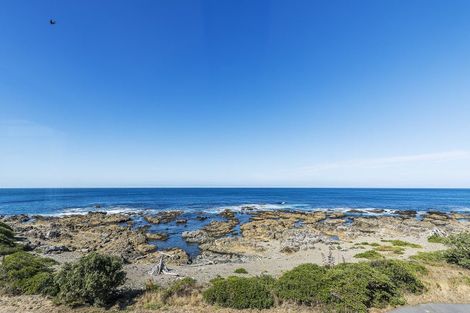 Photo of property in 441 The Esplanade, Island Bay, Wellington, 6023