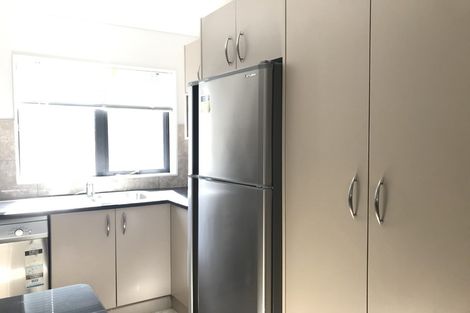 Photo of property in 16 Andover Way, Goodwood Heights, Auckland, 2105