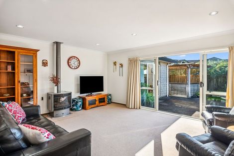Photo of property in 194 Milne Drive, Paraparaumu, 5032