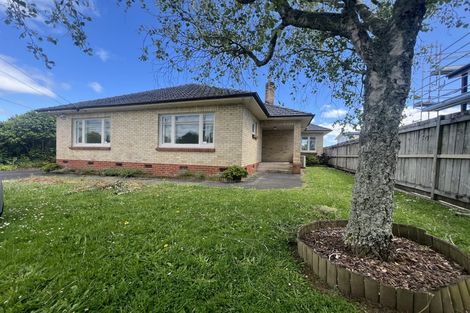 Photo of property in 48 Clevedon Road, Papakura, 2110