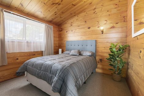 Photo of property in 2/442 Beach Road, Murrays Bay, Auckland, 0630