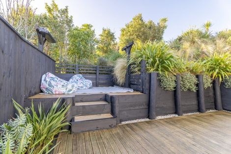 Photo of property in 13 Wakely Road, Newlands, Wellington, 6037