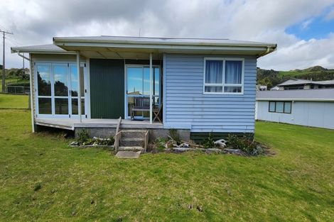 Photo of property in 1 Point Road, Mokau, 4376