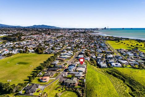 Photo of property in 2/13 Chatswood Grove, Fitzroy, New Plymouth, 4312