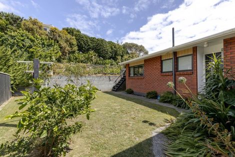 Photo of property in 46 Seaview Road, Marfell, New Plymouth, 4310