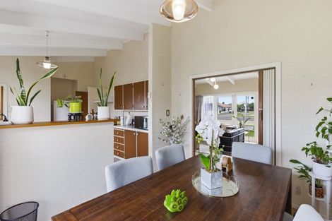 Photo of property in 556 Queen Street East, Levin, 5510