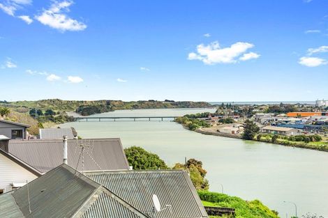 Photo of property in 32 Hipango Terrace, Durie Hill, Whanganui, 4500