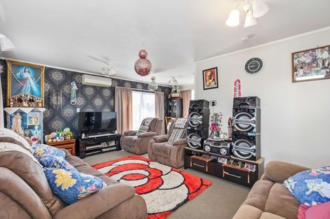 Photo of property in 2/23 Silver Creek Road, Weymouth, Auckland, 2103