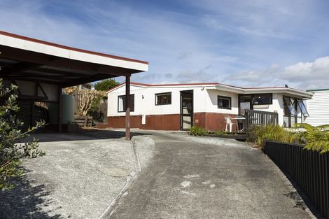 Photo of property in 20 Leslie Road, Cable Bay, 0420