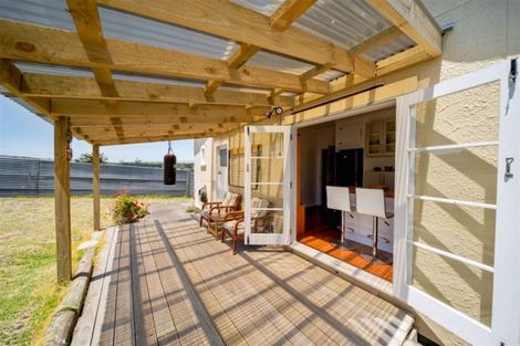 Photo of property in 10 Leicester Street, Patea, 4520