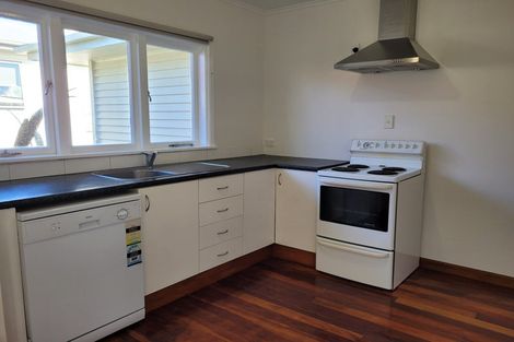 Photo of property in 45 Sylvan Crescent, Te Atatu South, Auckland, 0610