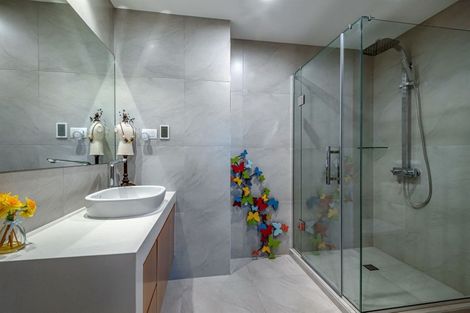 Photo of property in 13a Parr Terrace, Castor Bay, Auckland, 0620