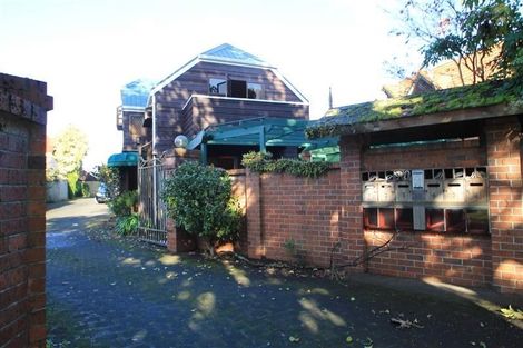 Photo of property in 1/170 Green Lane West, Greenlane, Auckland, 1051