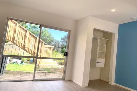 Photo of property in 4 Easter Parade, Glen Eden, Auckland, 0602