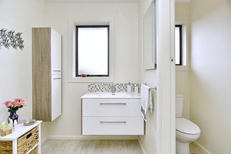 Photo of property in 11 Quebec Place, Wainoni, Christchurch, 8061