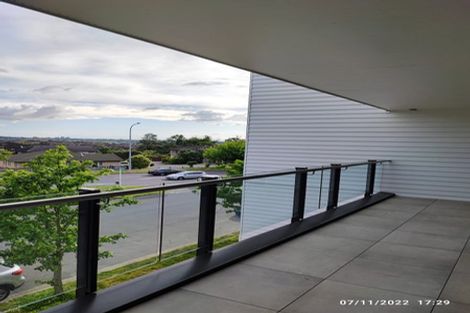 Photo of property in 10/130 Stancombe Road, Flat Bush, Auckland, 2016