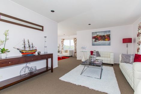 Photo of property in 13 Merida Place, Unsworth Heights, Auckland, 0632