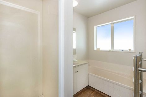 Photo of property in 2/424 Harewood Road, Harewood, Christchurch, 8051