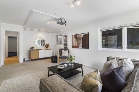 Photo of property in 21 St Ives Terrace, Mairangi Bay, Auckland, 0630