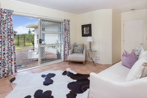 Photo of property in 24 Fremantle Place, Pakuranga Heights, Auckland, 2010