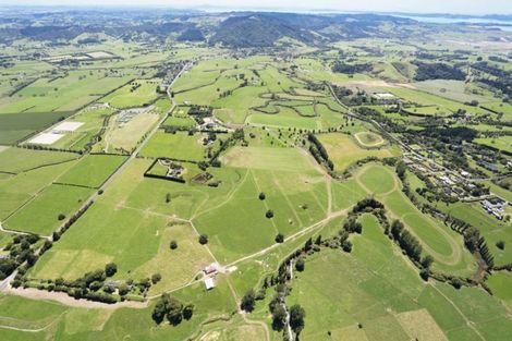 Photo of property in 160 Monument Road, Clevedon, 2582