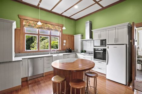 Photo of property in 33 Cameron Street, New Plymouth, 4310