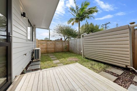 Photo of property in 1/2 Dolphin Street, Pakuranga, Auckland, 2010