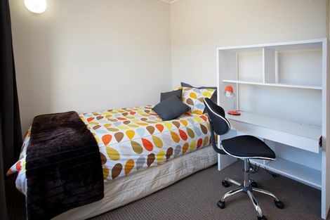 Photo of property in 102 Harbour Terrace, North Dunedin, Dunedin, 9016