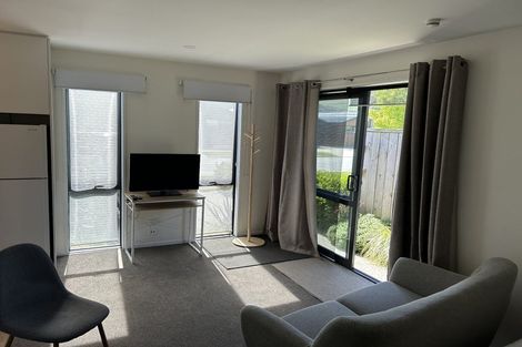 Photo of property in 21 Bale Road, Jacks Point, 9371